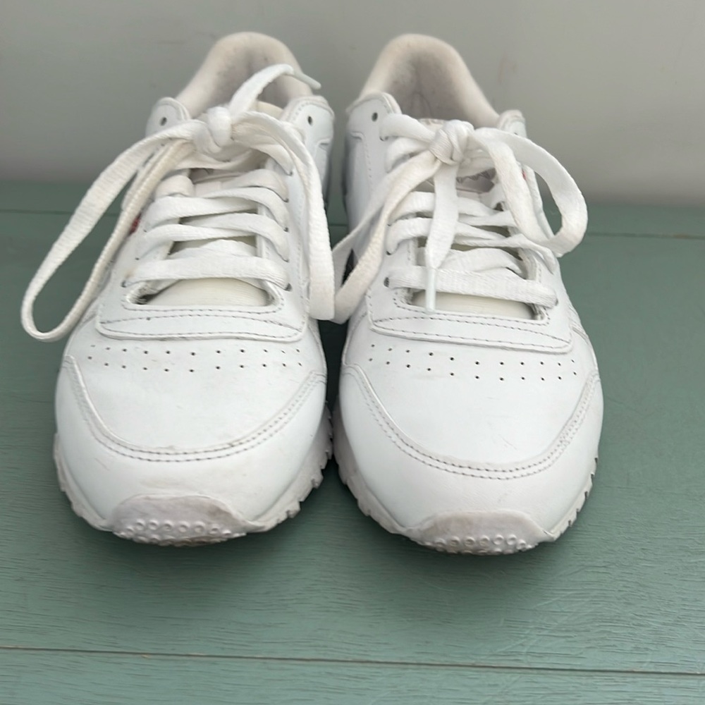 Rebook shoes. Women’s white 6.5 US